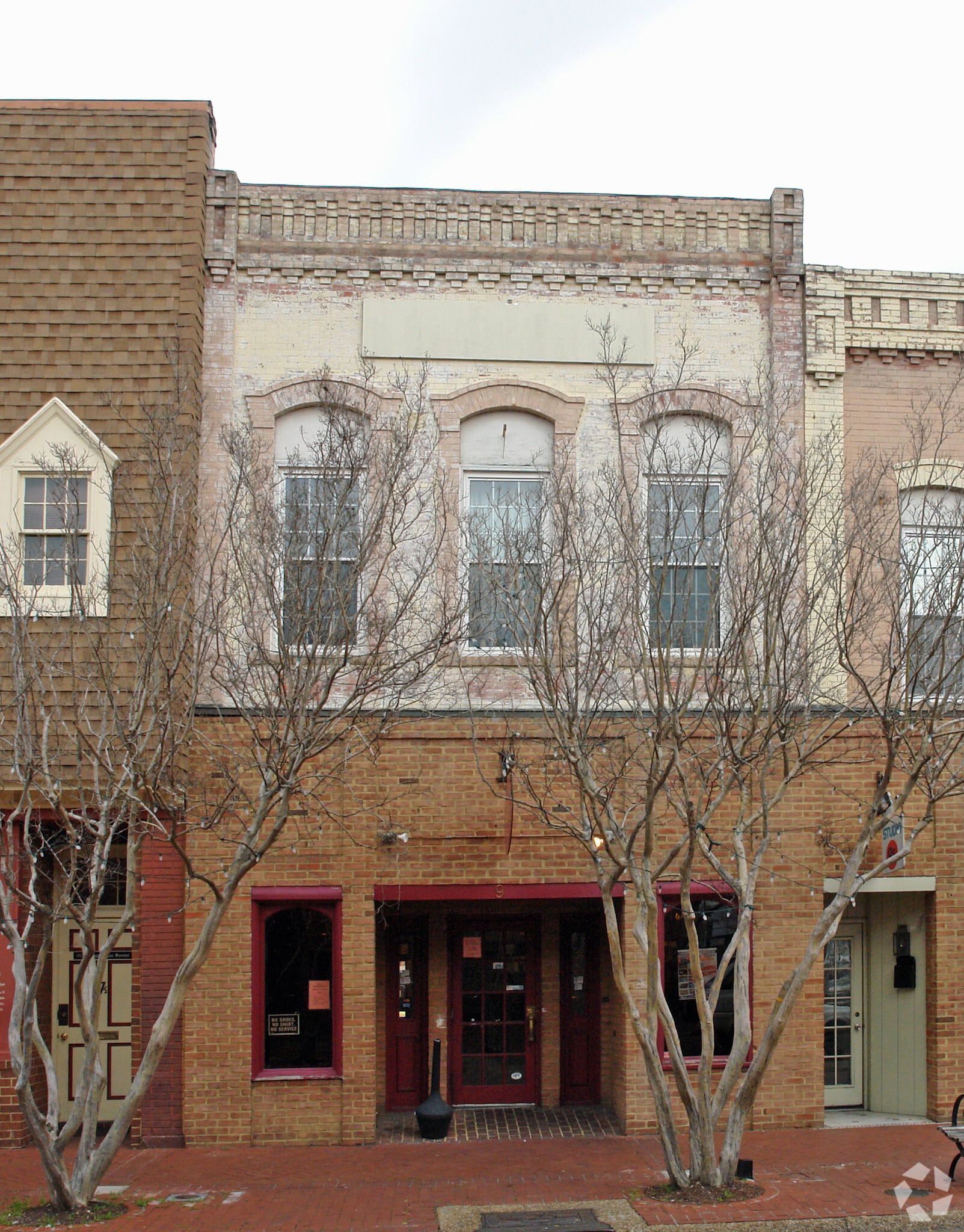 9 E Queens Way, Hampton, VA for sale Primary Photo- Image 1 of 5