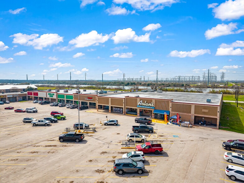 301-327 S Brazosport blvd, Freeport, TX à louer - Autre - Image 3 de 5