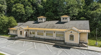 More details for 626 Broad St, Lyndonville, VT - Retail for Sale