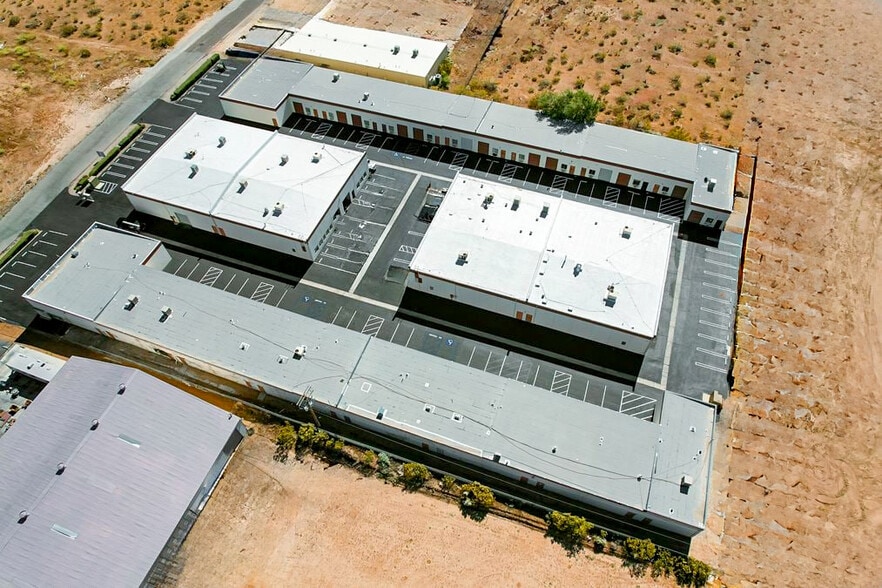 17525 Alder St, Hesperia, CA for lease - Building Photo - Image 2 of 3