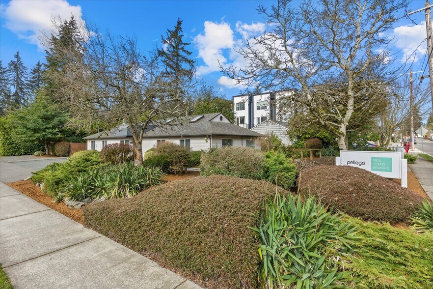 5603 230th St SW, Mountlake Terrace, WA à louer - Photo du bâtiment - Image 3 de 17