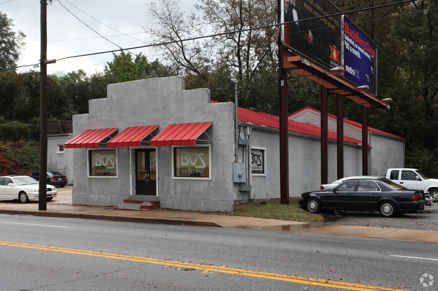 651 W Broad St, Athens, GA à louer - Photo du bâtiment - Image 2 de 23