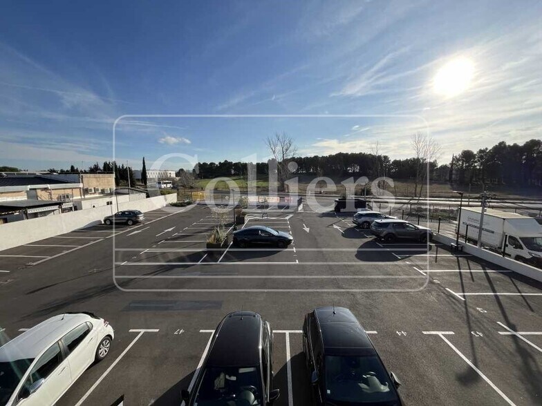 Office in Éguilles for lease - Aerial - Image 2 of 10