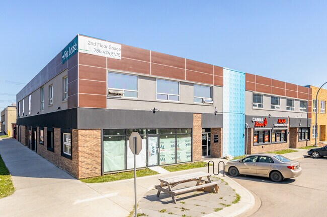 Plus de détails pour 10571 114th St, Edmonton, AB - Bureau/Commerce de détail à louer
