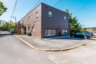 3,400 SF Industrial Shop with Office - Entrepôt