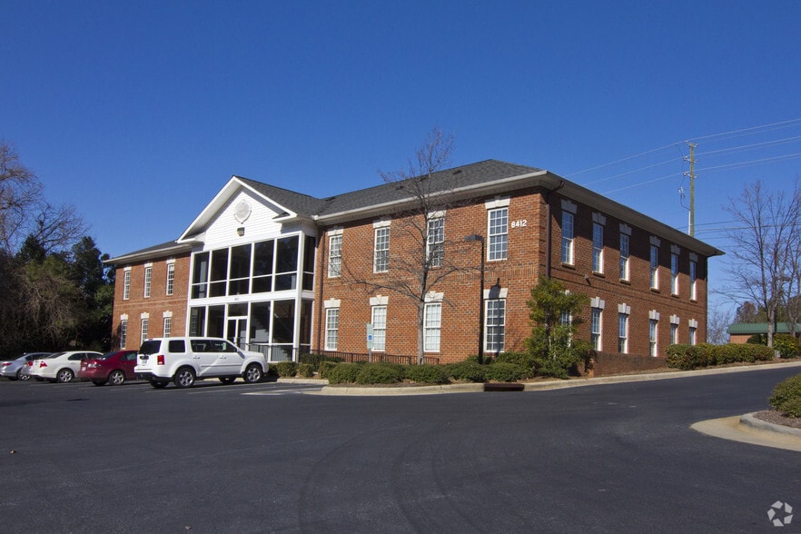 8470 Falls Of Neuse Rd, Raleigh, NC for lease - Primary Photo - Image 1 of 7