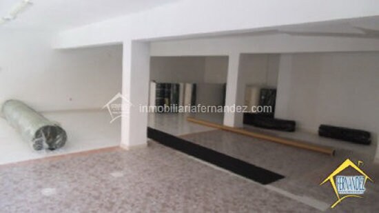 Commerce de détail dans Cáceres à louer Photo du bâtiment- Image 1 de 9