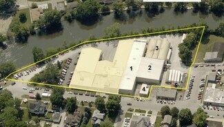 Plus de détails pour 307 E Washington St, Momence, IL - Industriel à vendre