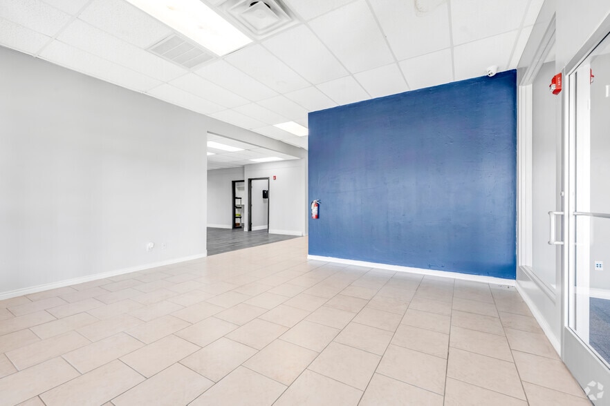 2920 Motley Dr, Mesquite, TX for sale - Interior Photo - Image 3 of 8