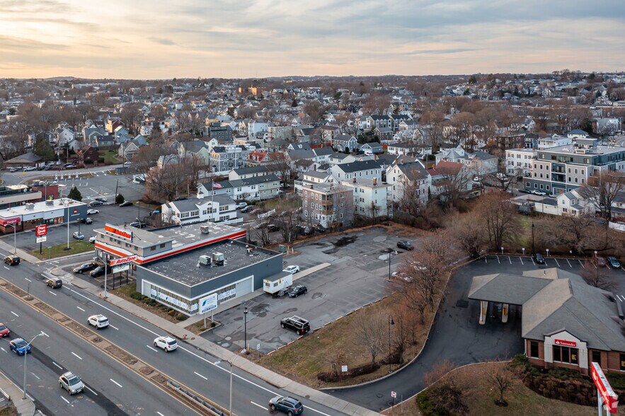 770 Gallivan Blvd, Dorchester, MA à louer - Photo du bâtiment - Image 1 de 3