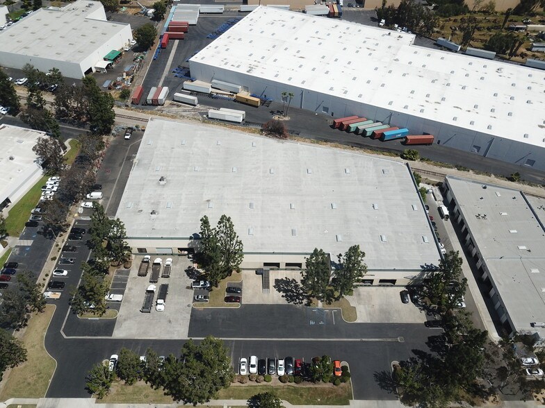 10504-10540 Pioneer Blvd, Santa Fe Springs, CA à louer - Photo du bâtiment - Image 2 de 4