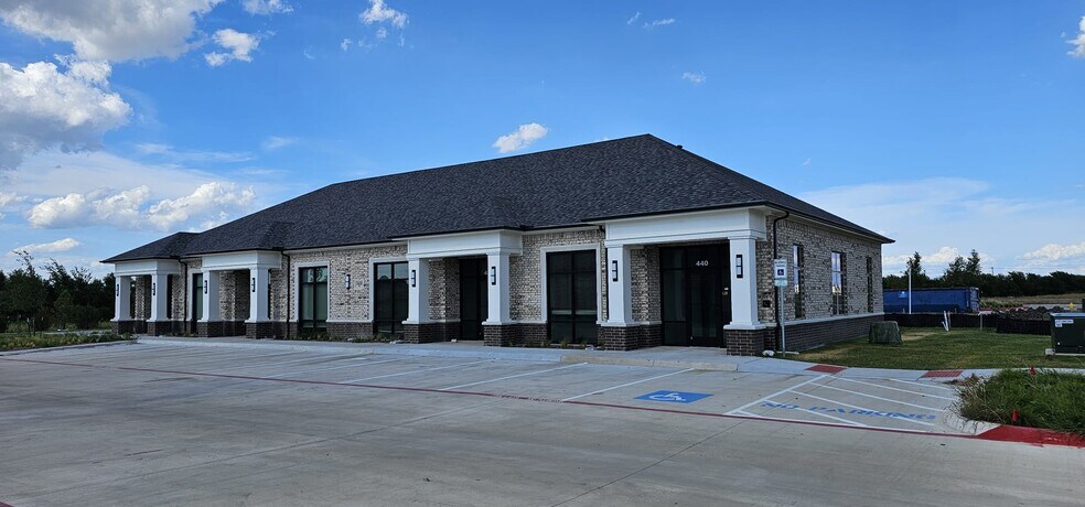 1630 W Prosper Trl, Prosper, TX à louer - Photo du bâtiment - Image 3 de 12