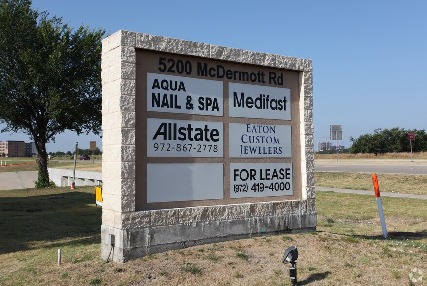 5200 McDermott Rd, Plano, TX à louer - Photo du bâtiment - Image 2 de 27