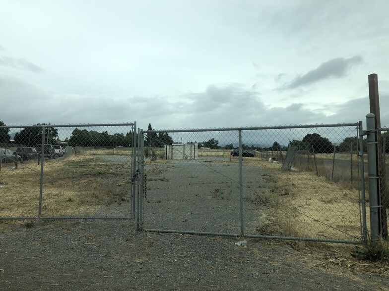 905 E San Martin Ave, San Martin, CA à vendre - Photo du bâtiment - Image 2 de 9