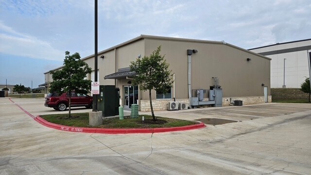 214 Warehouse Dr, Buda, TX à louer - Photo du bâtiment - Image 3 de 10