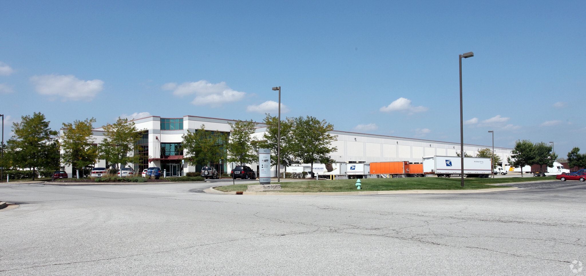 7452 Tempelhof Dr, Indianapolis, IN for lease Primary Photo- Image 1 of 5