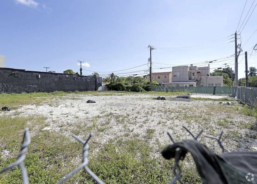 1888 SW 8th St, Miami, FL à louer - Photo principale - Image 2 de 19