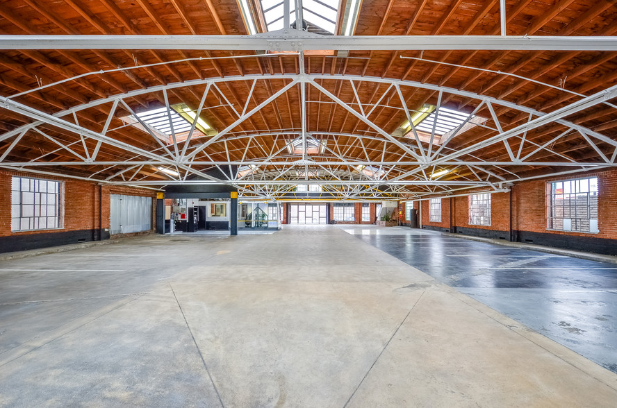 5639 W Sunset Blvd, Los Angeles, CA for sale - Building Photo - Image 1 of 1