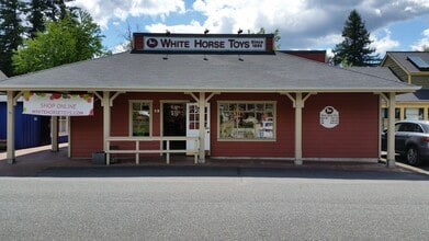 317 NW Gilman Blvd, Issaquah, WA à louer Photo du bâtiment- Image 2 de 2