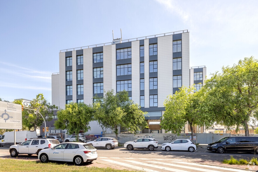 Bureau dans L'Hospitalet de Llobregat, Barcelona à louer - Photo du bâtiment - Image 3 de 3