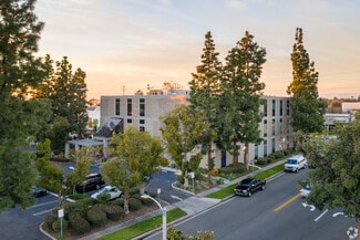 Plus de détails pour 1950 E 17th St, Santa Ana, CA - Bureau/Médical à louer