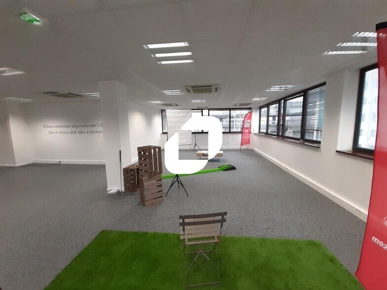 Office in Bagnolet for lease - Interior Photo - Image 2 of 9