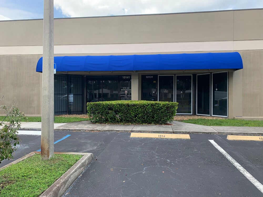 5301 N Nob Hill Rd, Sunrise, FL à louer Photo du bâtiment- Image 1 de 6