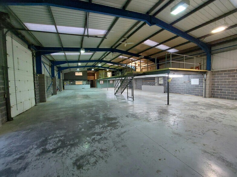 Eakring Rd, Bilsthorpe à louer - Photo du bâtiment - Image 3 de 23