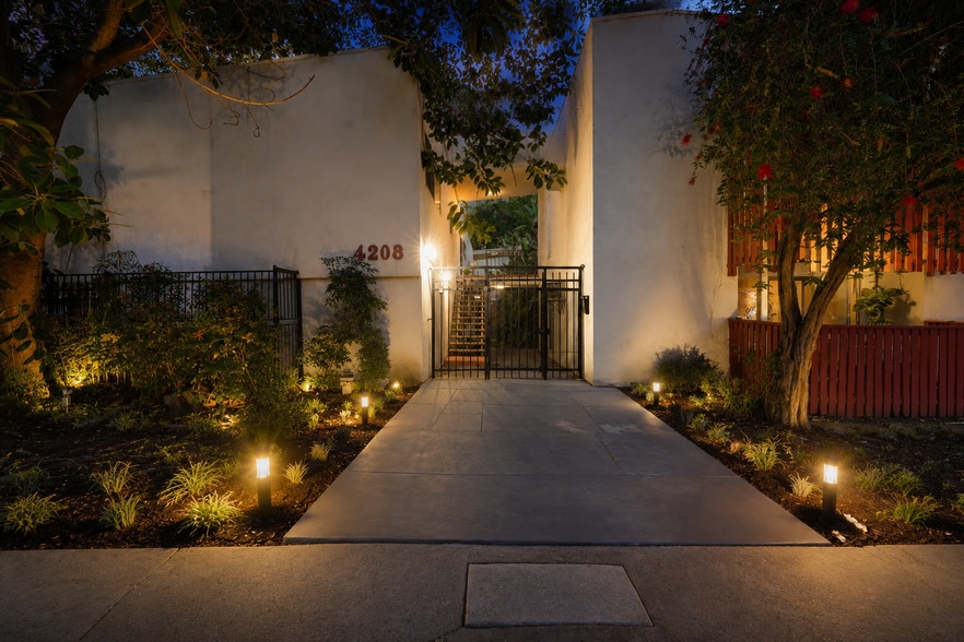 4208 Russell Ave, Los Angeles, CA for sale - Building Photo - Image 3 of 40