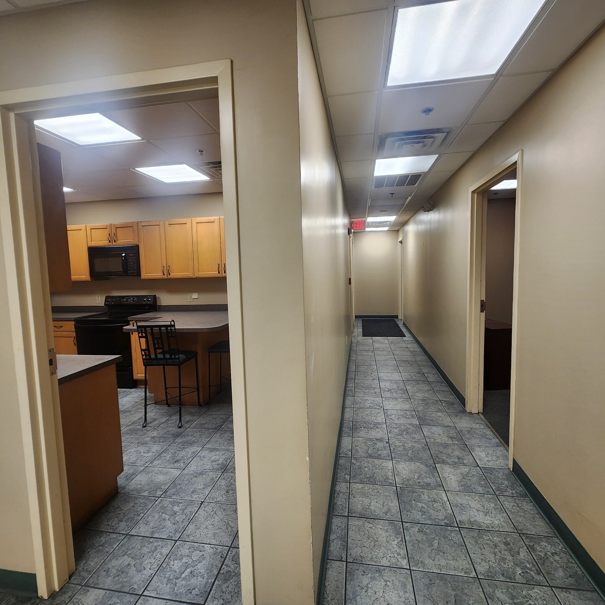 47 Slade St, Fall River, MA à louer Photo intérieure- Image 1 de 18