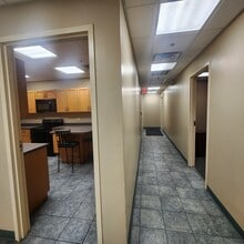 47 Slade St, Fall River, MA à louer Photo intérieure- Image 1 de 18