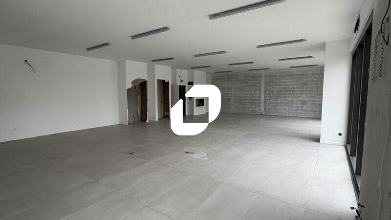 Retail in Châtenay-Malabry for lease - Interior Photo - Image 3 of 6