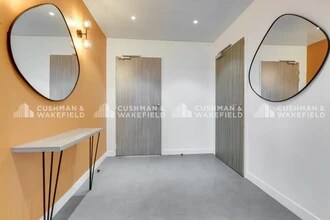 14-16 Avenue Carnot, Massy for lease Interior Photo- Image 1 of 14