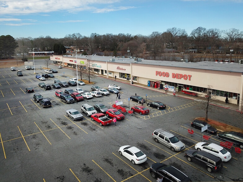 621 S Marietta Pky, Marietta, GA for lease - Building Photo - Image 3 of 9