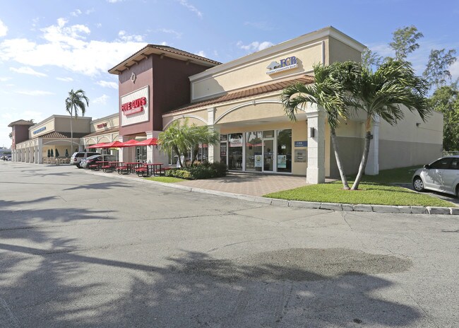 Plus de détails pour 13130-13302 Biscayne Blvd, North Miami, FL - Commerce de détail à louer