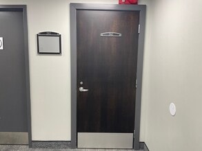 1335 Carling Ave, Ottawa, ON à louer Photo du bâtiment- Image 2 de 4