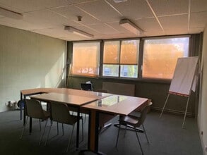 4 Rue Albert Einstein, Trappes à louer Photo intérieure- Image 2 de 2