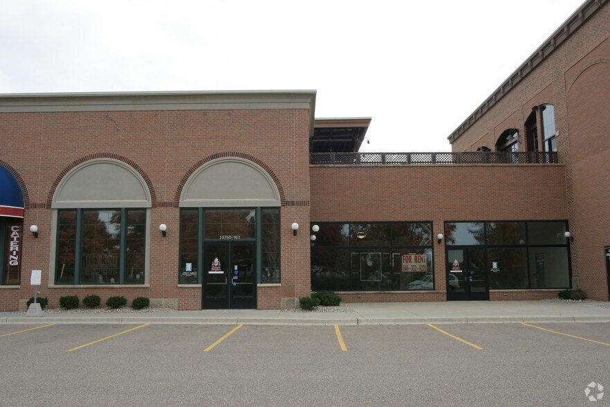 25750-25780 Novi Rd, Novi, MI à louer - Photo du bâtiment - Image 3 de 13