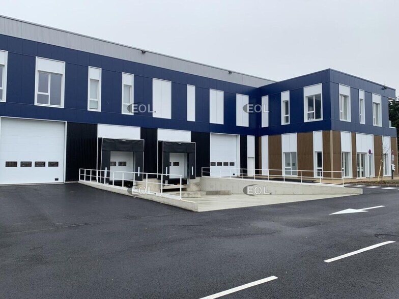 Flex in Moissy-Cramayel for lease - Building Photo - Image 3 of 8