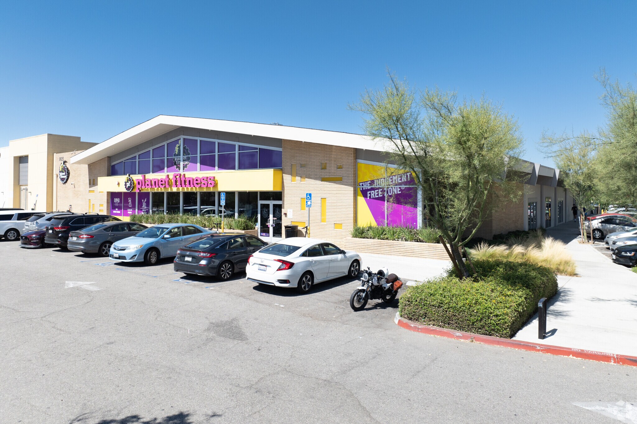 9825 Mason Ave, Chatsworth, CA for sale Primary Photo- Image 1 of 7