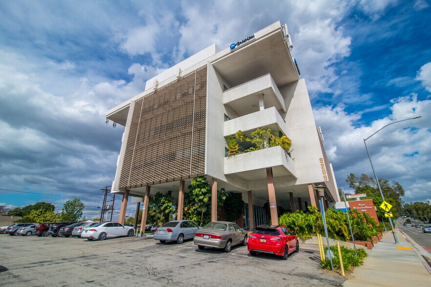 9209 Colima Rd, Whittier, CA à louer - Photo du bâtiment - Image 1 de 7