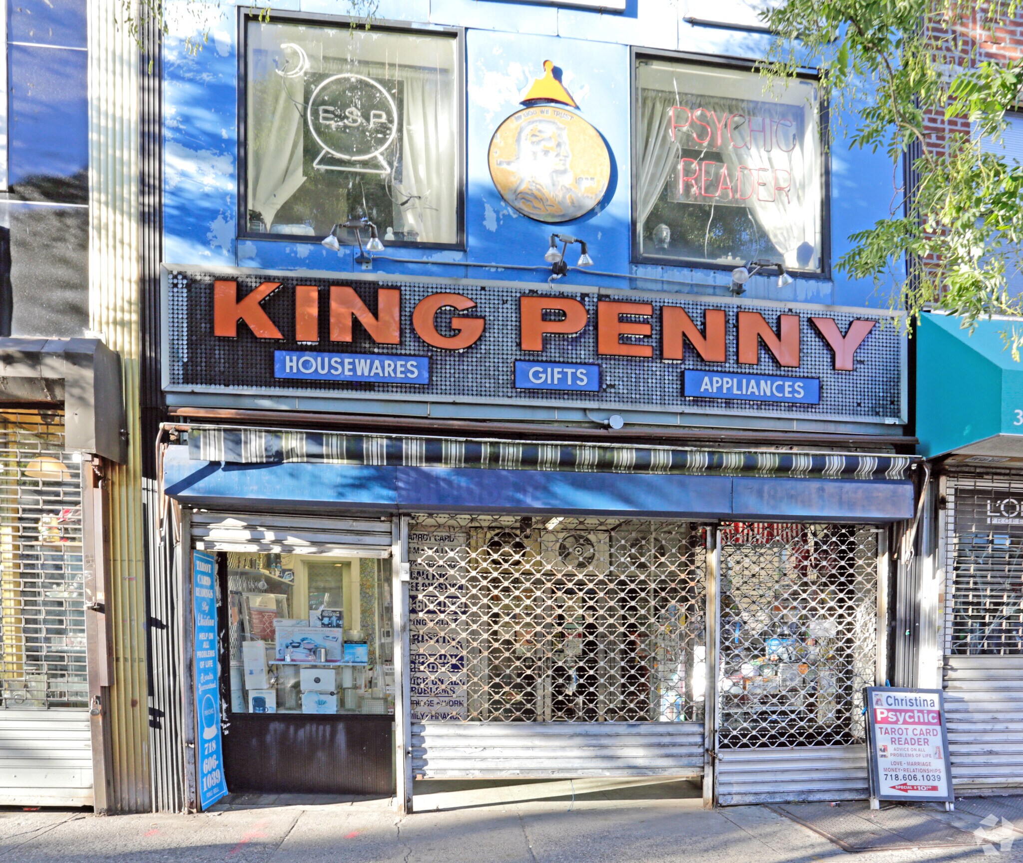 31-18 Ditmars Blvd, Astoria, NY à vendre Photo du bâtiment- Image 1 de 1