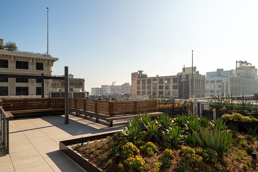 761 S Broadway, Los Angeles, CA à louer - Photo du bâtiment - Image 3 de 8