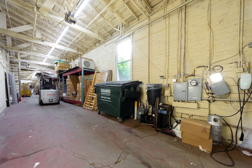 130 Patterson St, Perth Amboy, NJ for sale - Building Photo - Image 2 of 10