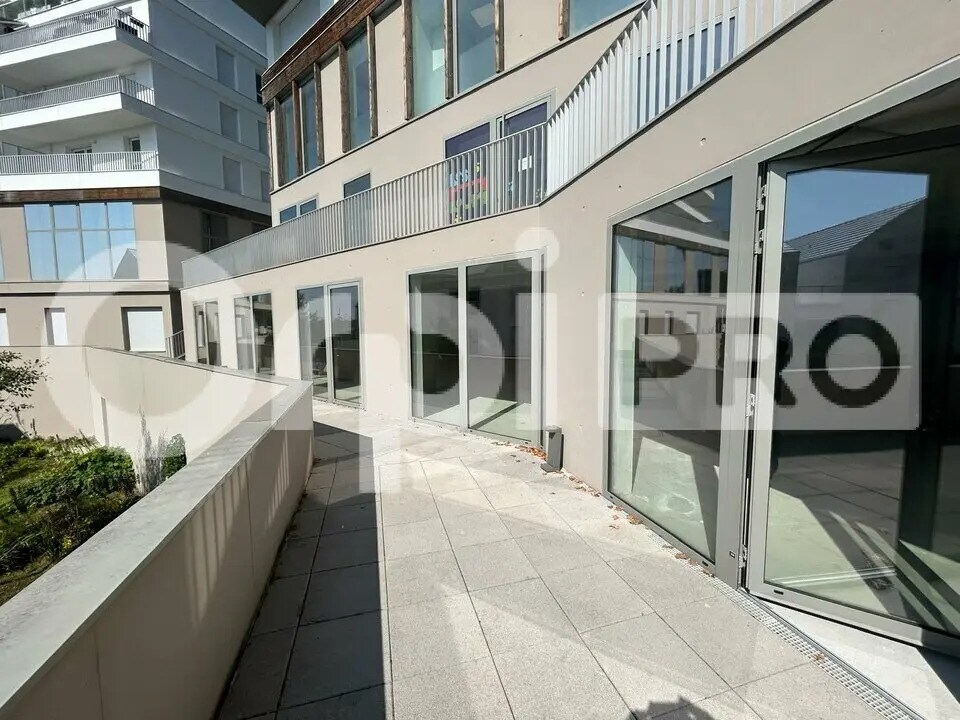 Bureau dans Avon à vendre Photo du bâtiment- Image 1 de 6