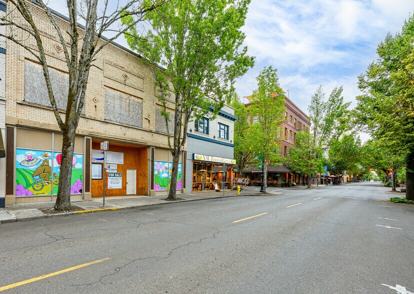 433 NE 3rd St, Mcminnville, OR à vendre - Photo du bâtiment - Image 2 de 30