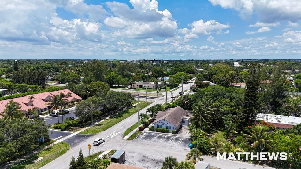 323 SE 23rd Ave, Boynton Beach, FL for sale - Building Photo - Image 1 of 3