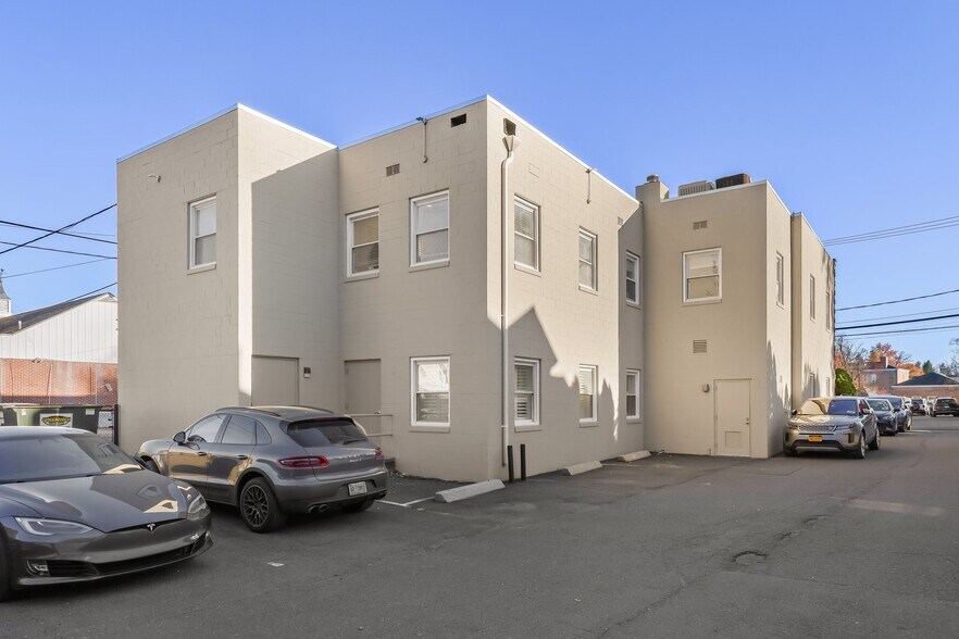 3 W End Ave, Old Greenwich, CT à louer - Photo du bâtiment - Image 3 de 3