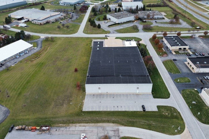 7829 Ponderosa Rd, Perrysburg, OH à louer - Photo du bâtiment - Image 2 de 4