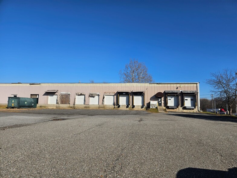 265 Ballard Rd, Middletown, NY for lease - Building Photo - Image 3 of 24